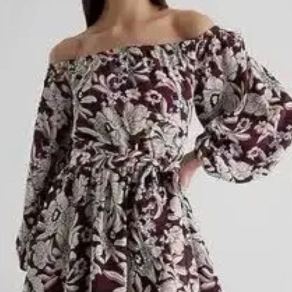 NWT-Express-Women’s Size Large off the shoulder tie waist romper - Picture 2 of 4